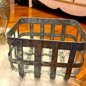Metal decorative basket